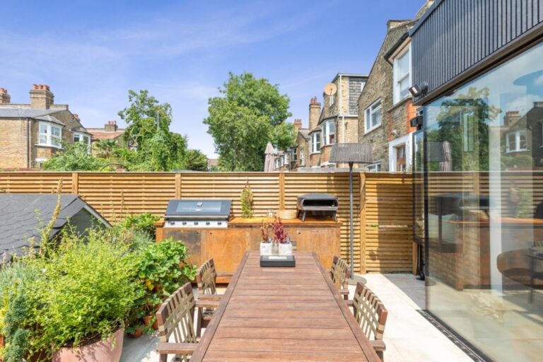 Stunning 4 Storey Victorian Terraced House image 39
