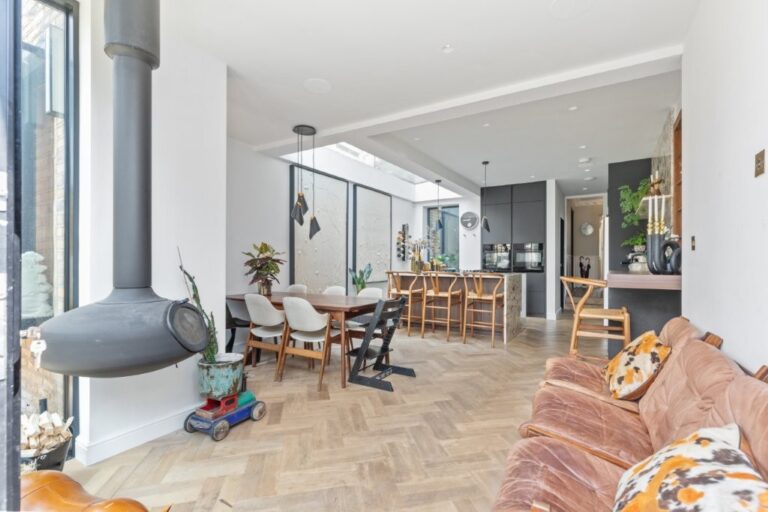 Stunning 4 Storey Victorian Terraced House image 12