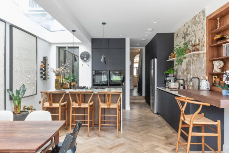 Stunning 4 Storey Victorian Terraced House image 9