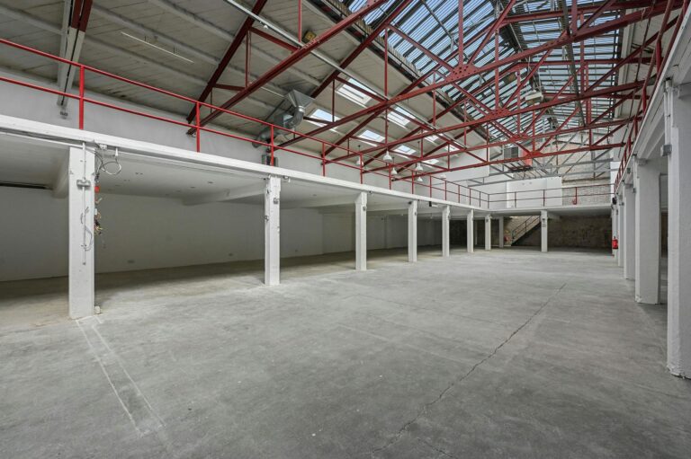 Converted Stables in the Heart of Shoreditch image 3