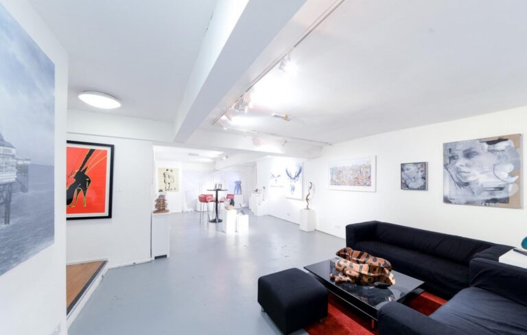 Customisable Gallery in Fitzrovia image 5