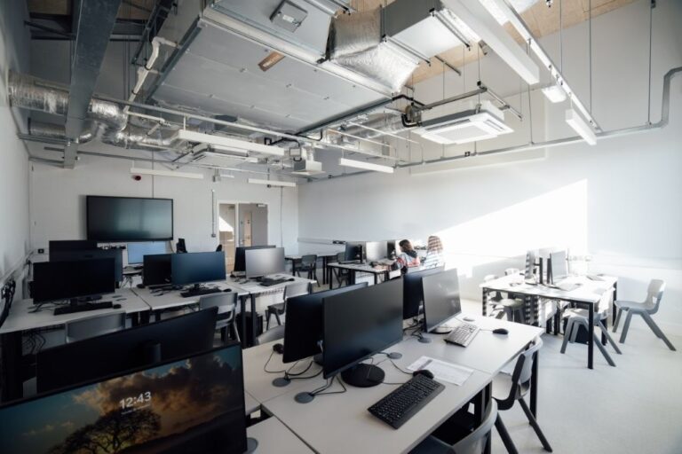 College with Various Spaces image 45