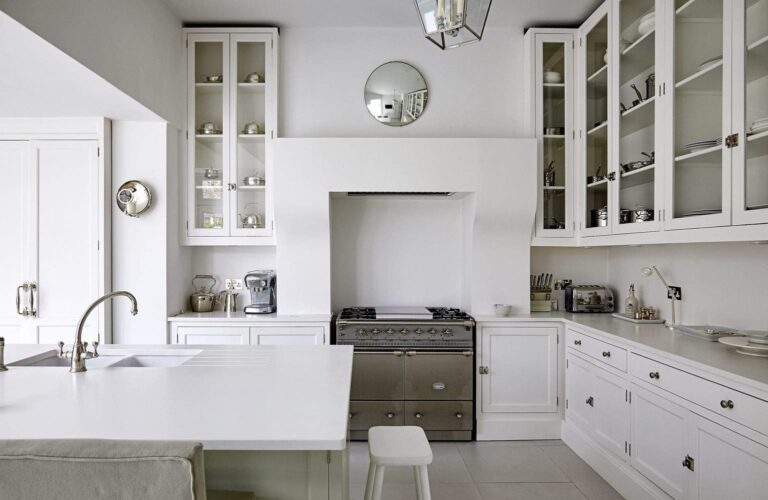 Charming Queen Anne Property in Shepperton image 7
