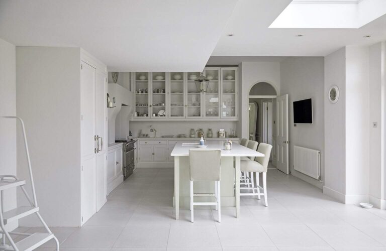 Charming Queen Anne Property in Shepperton image 11