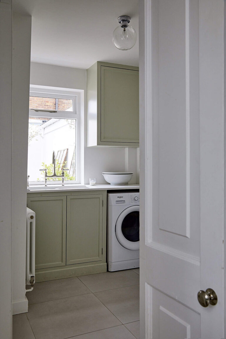 Charming Queen Anne Property in Shepperton image 23