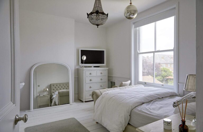 Charming Queen Anne Property in Shepperton image 32