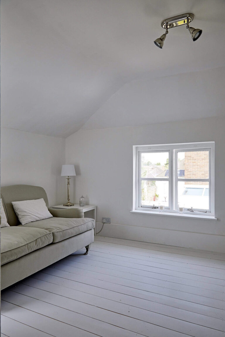 Charming Queen Anne Property in Shepperton image 28