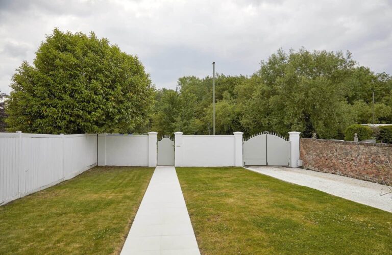 Charming Queen Anne Property in Shepperton image 52