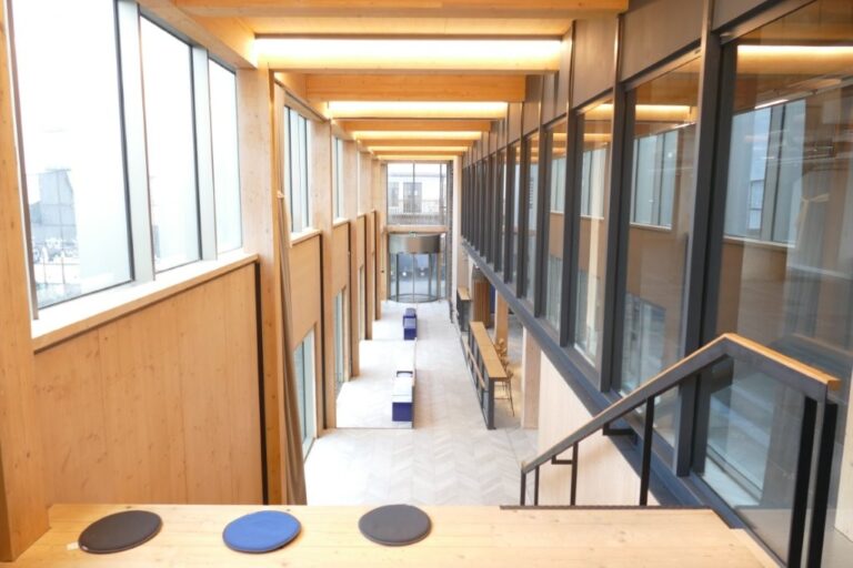 West London Offices by Canal image 8