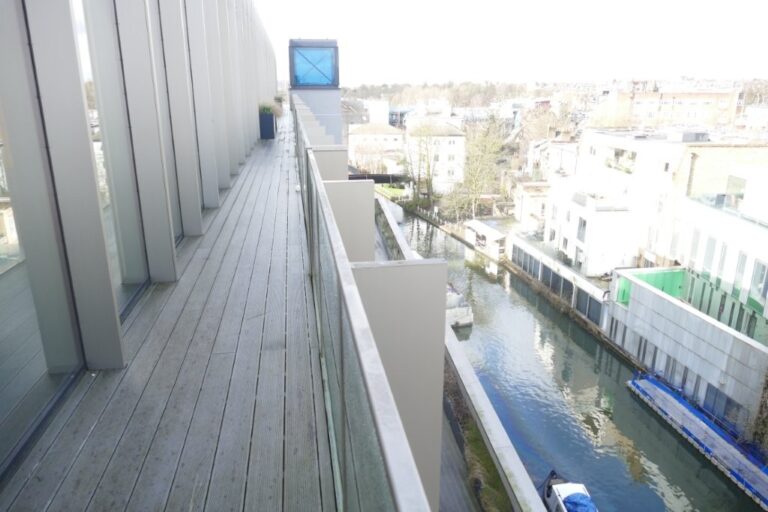 West London Offices by Canal image 27