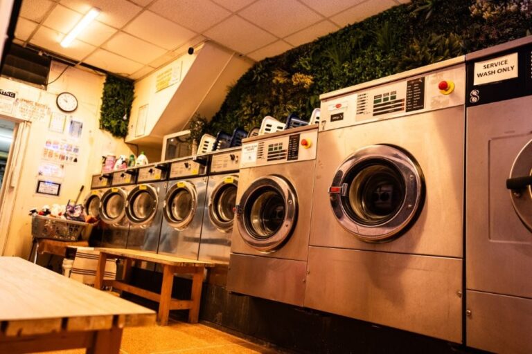 Stylish Laundrette in North London image 7