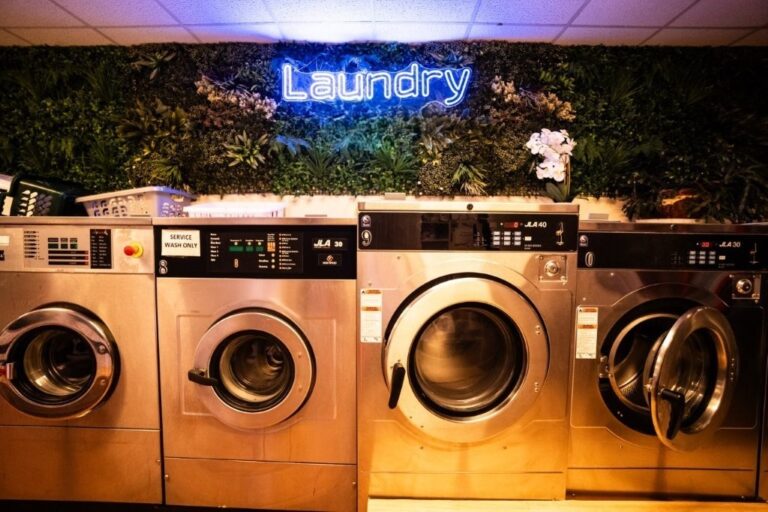 Stylish Laundrette in North London image 6