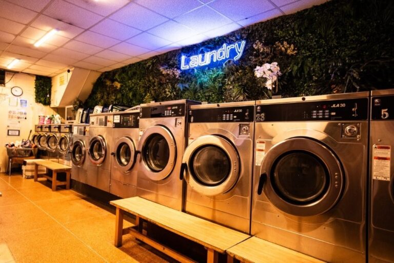 Stylish Laundrette in North London image 3