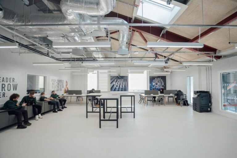 College with Various Spaces image 77