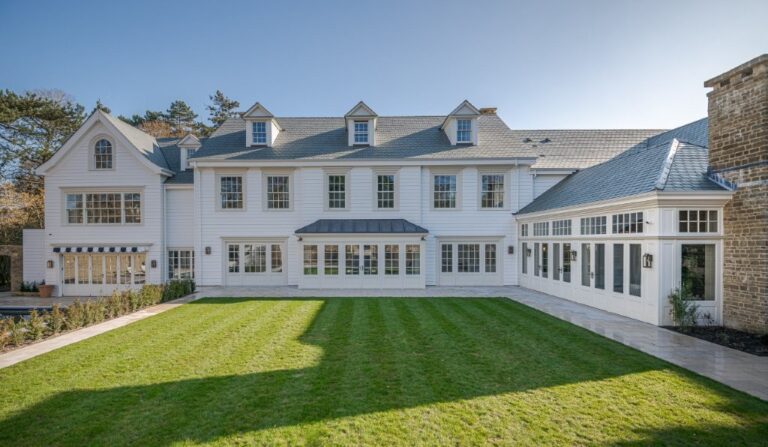Hamptons Mansion in Surrey image 3