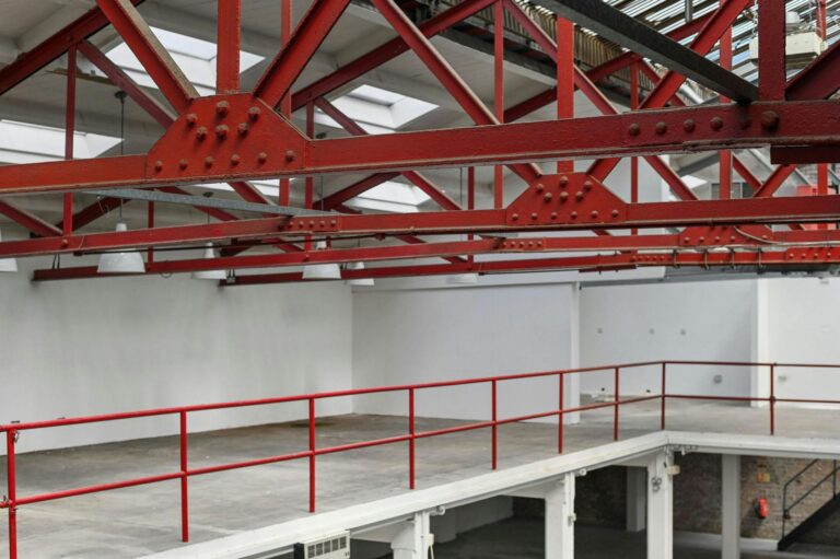Converted Stables in the Heart of Shoreditch image 6