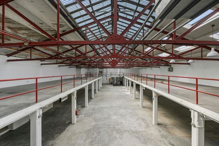 Converted Stables in the Heart of Shoreditch image 2