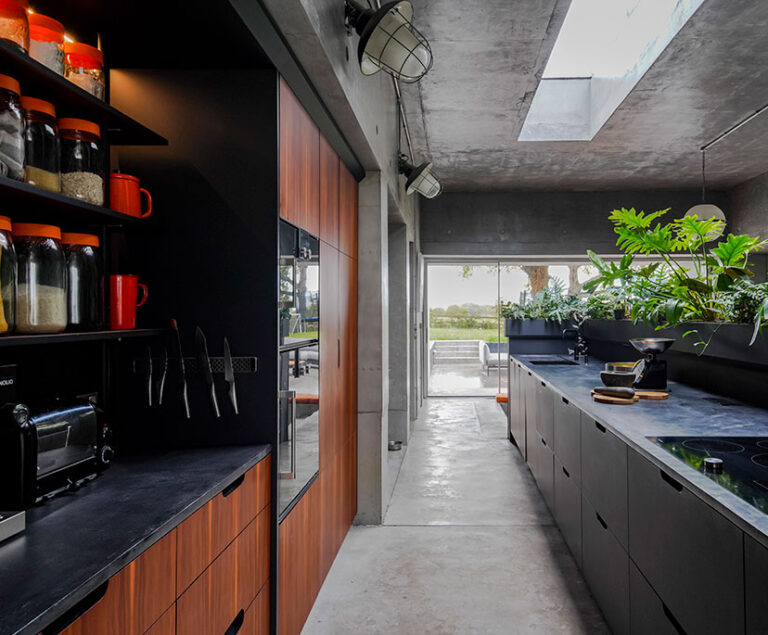 Modern Shoot & Event Residence with Parking image 20