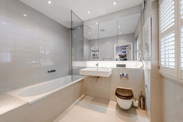Grade II Listed Flat in South Kensington image 22