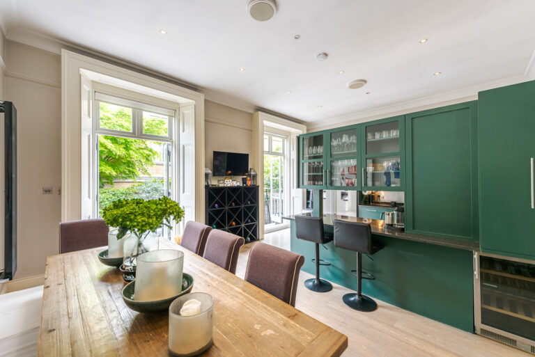 Grade II Listed Flat in South Kensington image 7