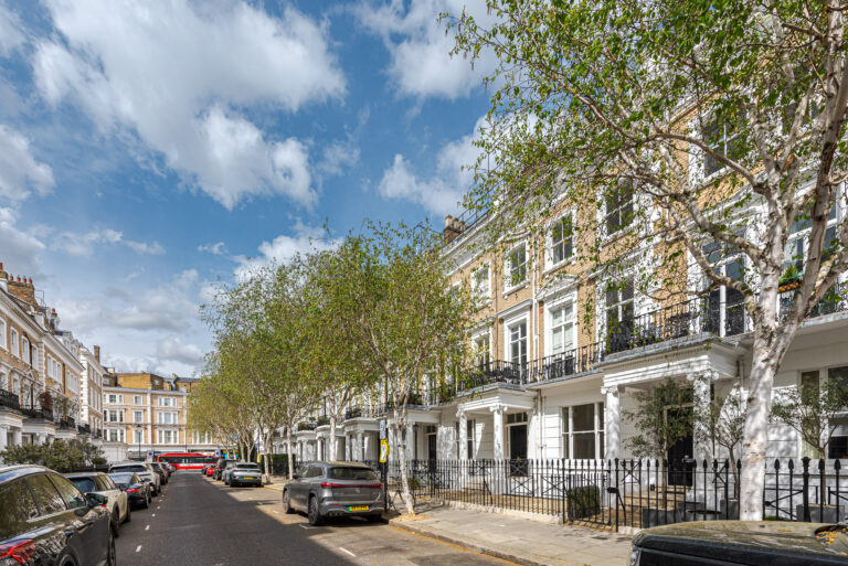 Grade II Listed Flat in South Kensington image 2