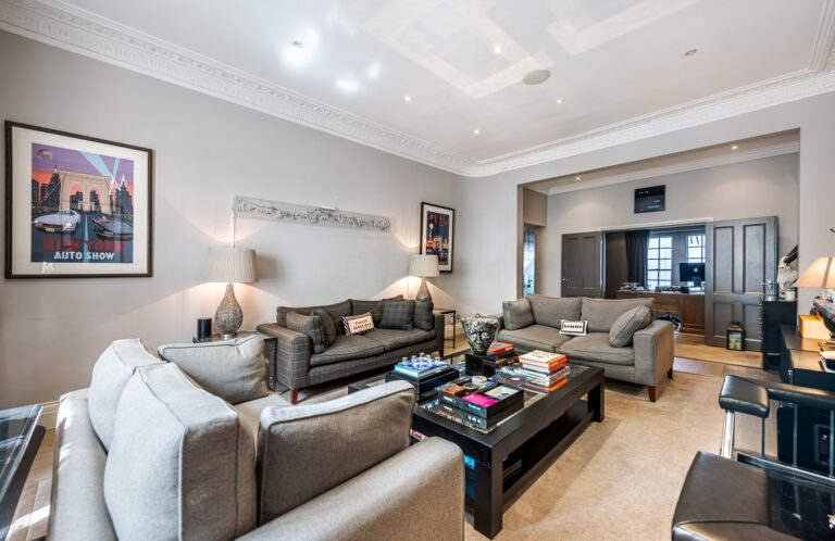 Grade II Listed Flat in South Kensington image 14