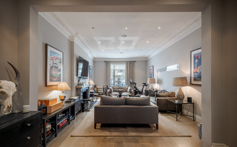 Grade II Listed Flat in South Kensington image 13
