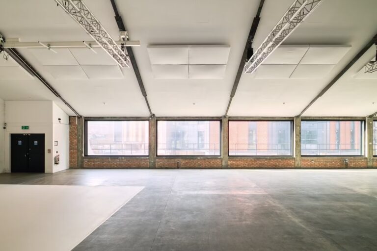 Versatile East London Industrial Warehouse for Hire image 1