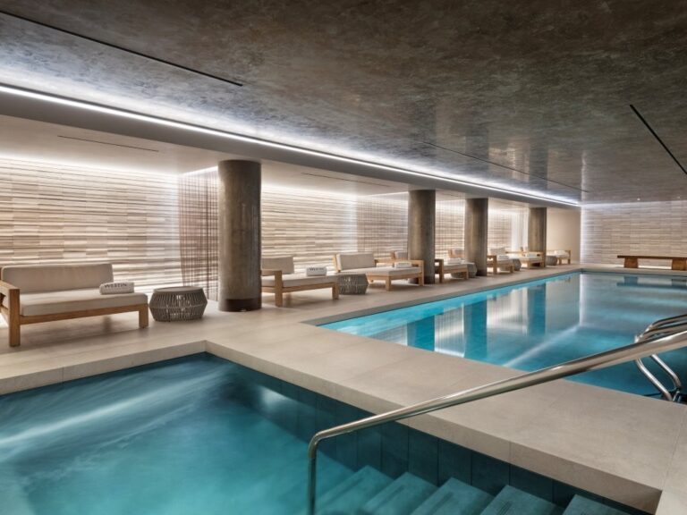 Contemporary Hotel image 25
