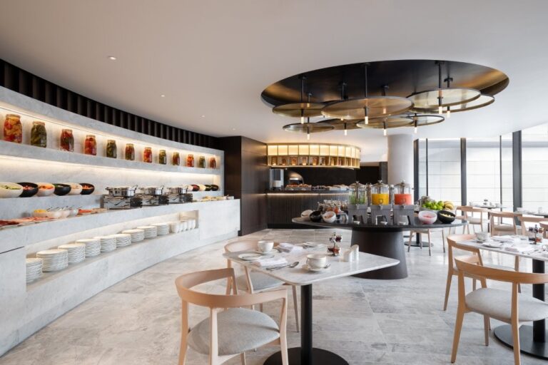 Contemporary Hotel image 12