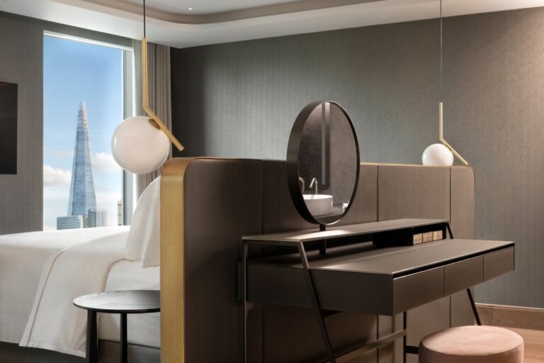 Contemporary Hotel image 37