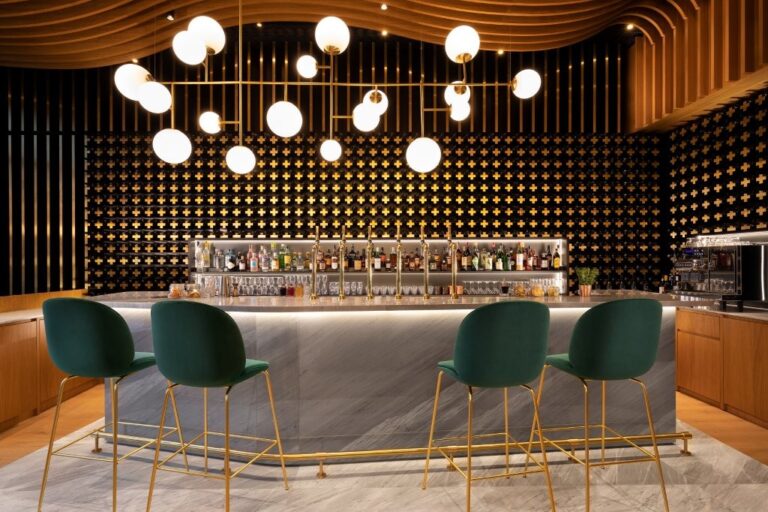 Contemporary Hotel image 7