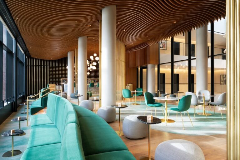 Contemporary Hotel image 5