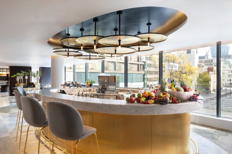 Contemporary Hotel image 11