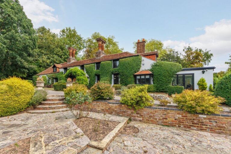 Grade II Listed House in Stanmore image 45