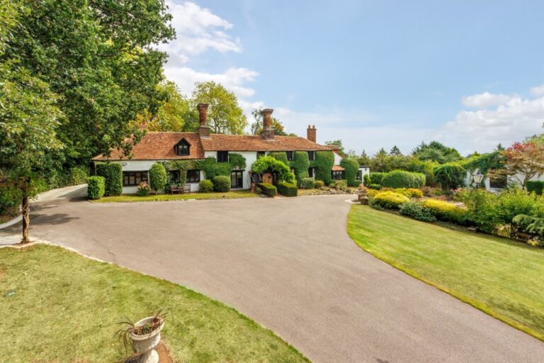 Grade II Listed House in Stanmore image 46