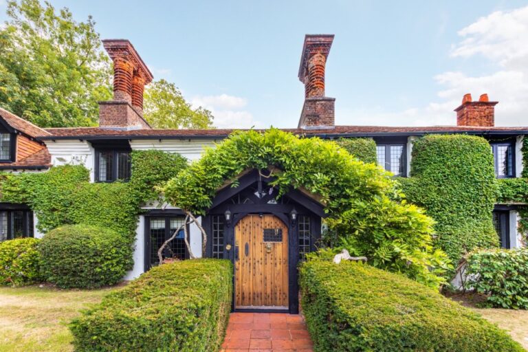 Grade II Listed House in Stanmore image 2