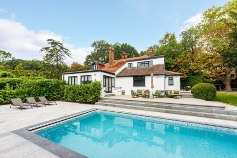 Grade II Listed House in Stanmore image 30