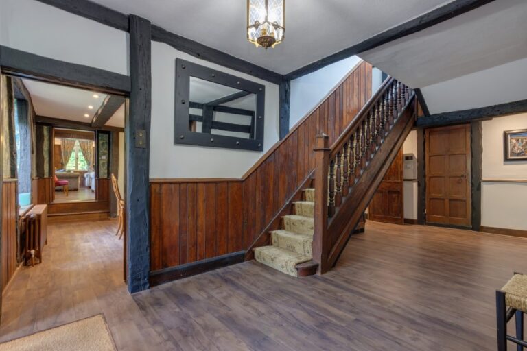 Grade II Listed House in Stanmore image 3
