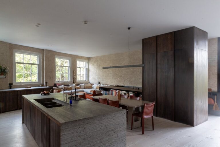 Converted Industrial Warehouse Property image 23