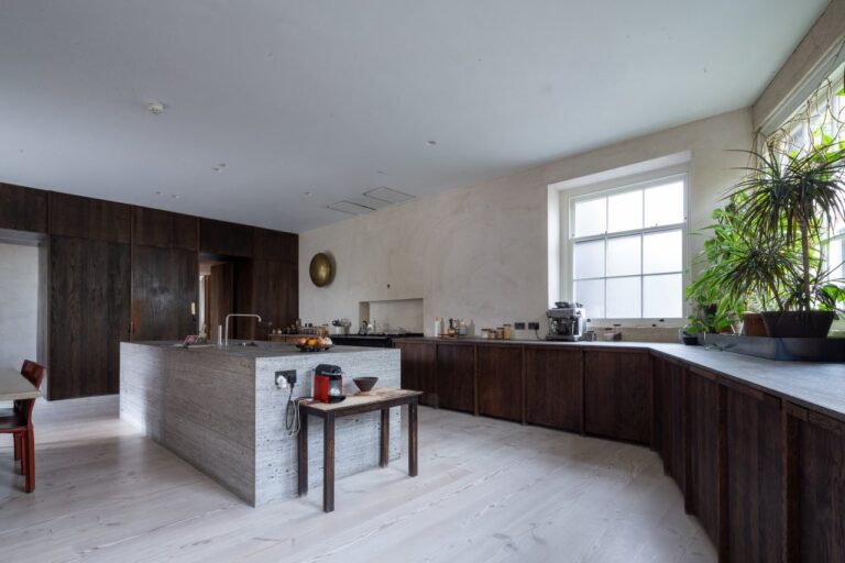 Converted Industrial Warehouse Property image 7