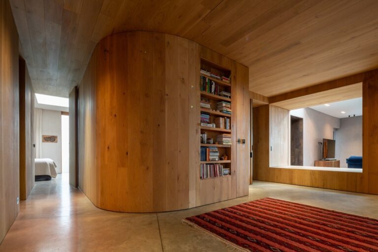 Converted Industrial Warehouse Property image 46