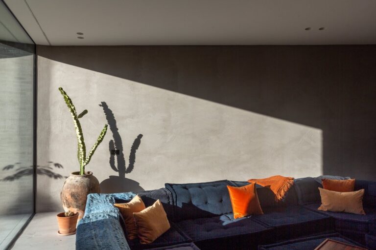 Converted Industrial Warehouse Property image 33