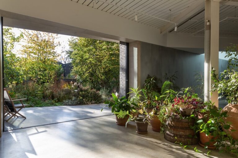 Converted Industrial Warehouse Property image 70