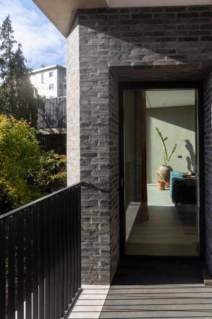 Converted Industrial Warehouse Property image 74