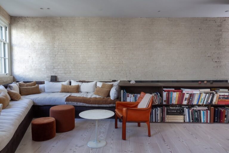 Converted Industrial Warehouse Property image 27